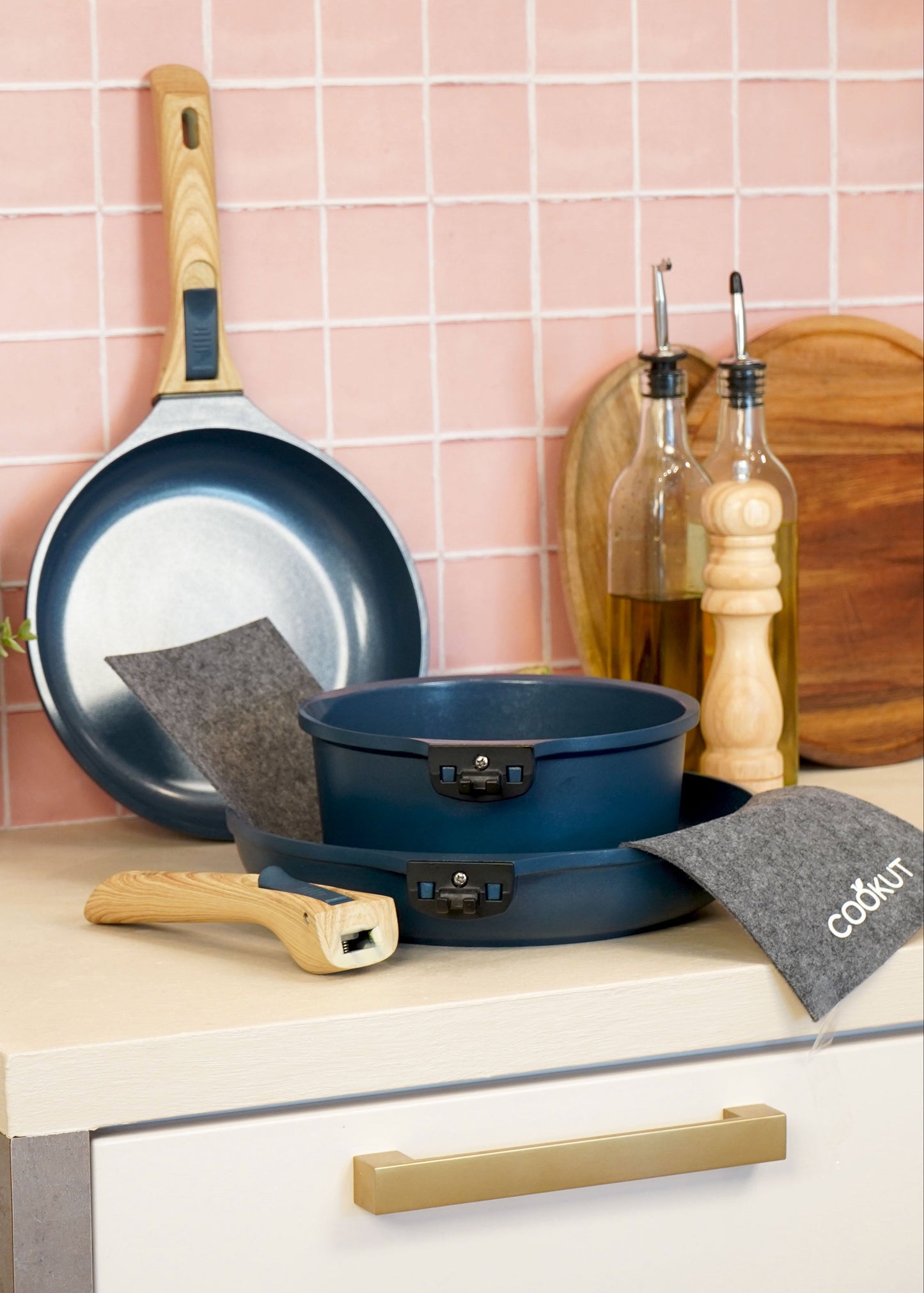 POELE AMOVIBLE 28CM MYRTILLE