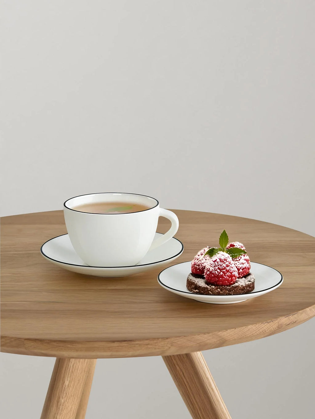 TASSE AVEC SOUCOUPE LIGNE NOIRE