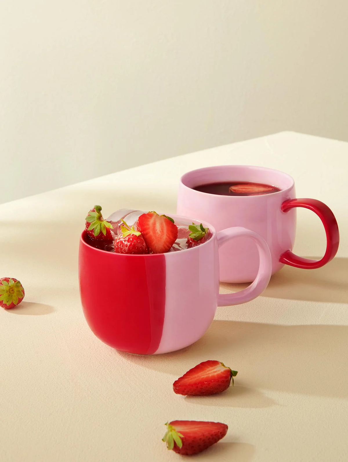 MUG STAWBERRY FRUIT SMOOTHIE
